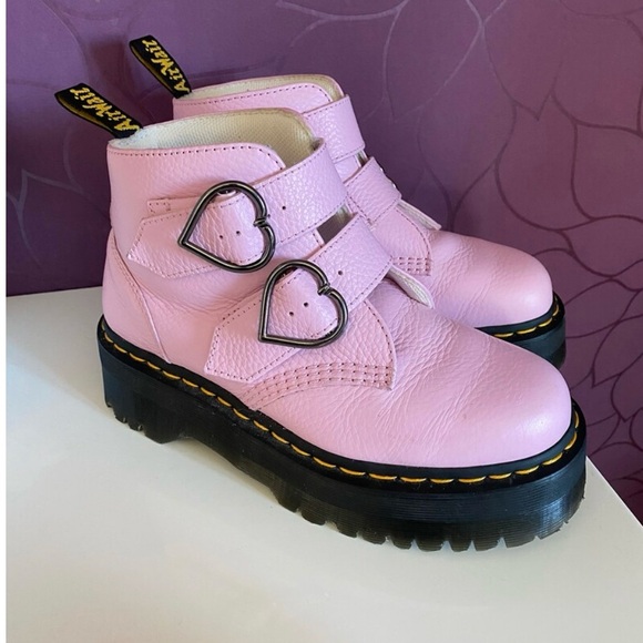 Dr. Martens Shoes - Rare pink heart Dr. marten